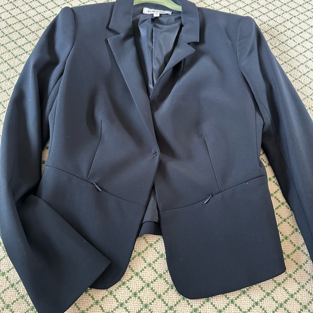 Elegant Black Women's Blazer Elizabeth & James. Size 8